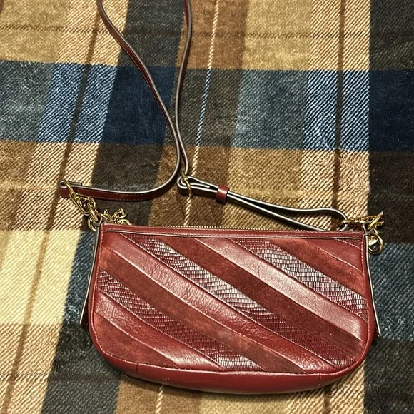 Fossil Red Quilted Leather Shoulder Bag with Gold Chain - Picture 12 of 13